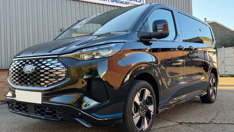 The new-shape Ford Custom van, 2023/2024 onwards