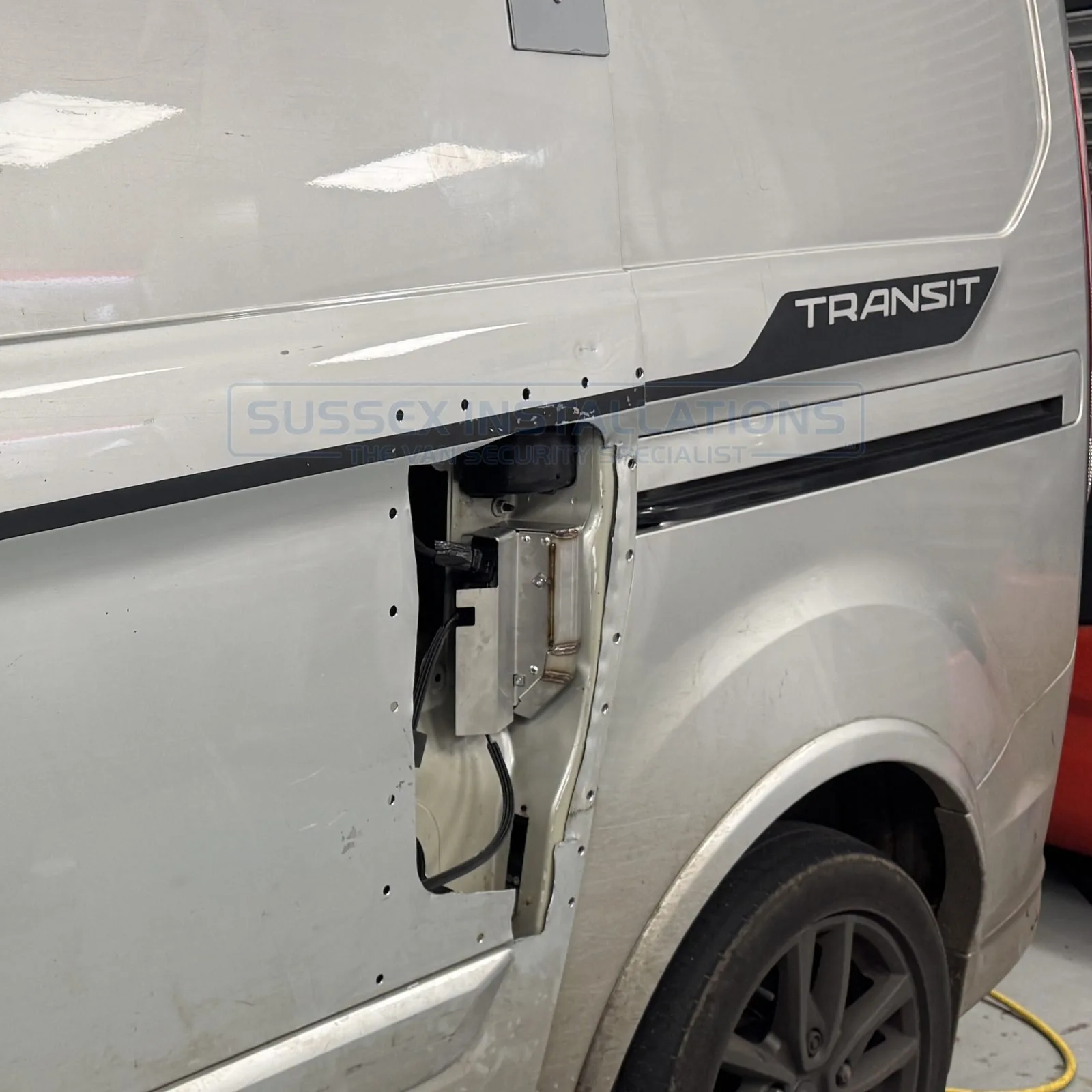 Ford Custom XL damage side door repair in progress
