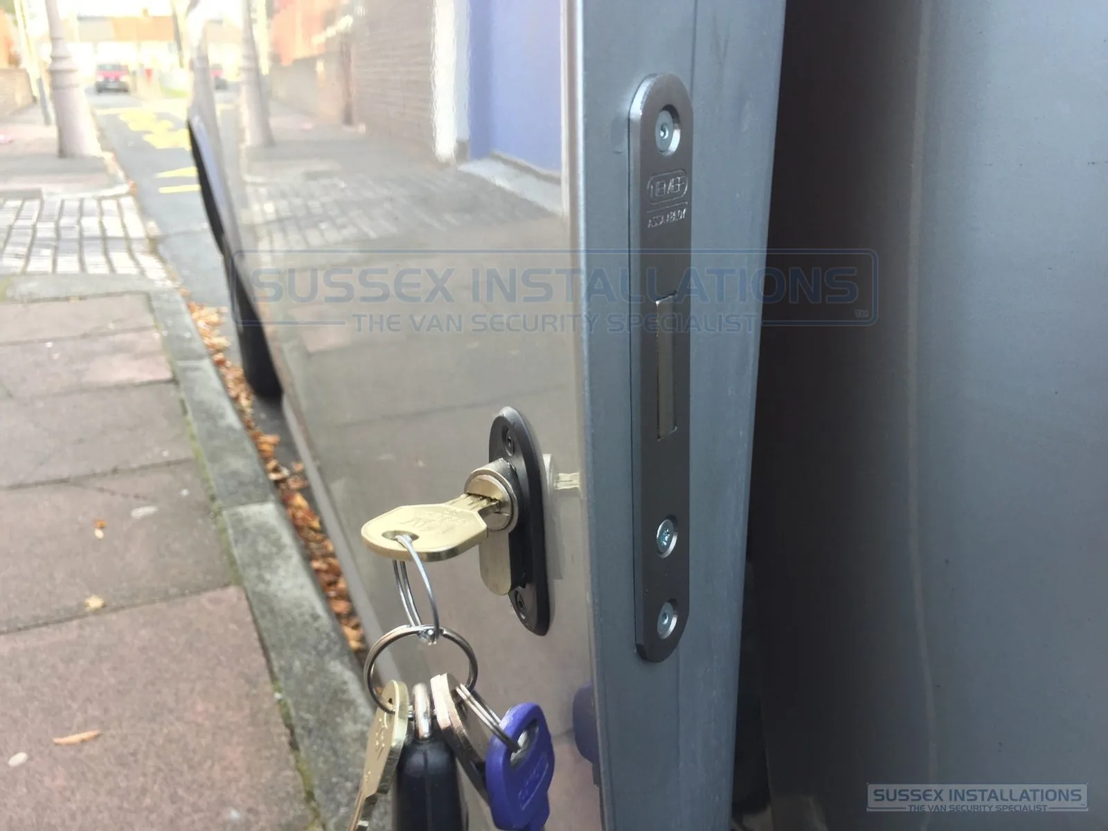 Inside view showing the angled door return and deadlock lockcase