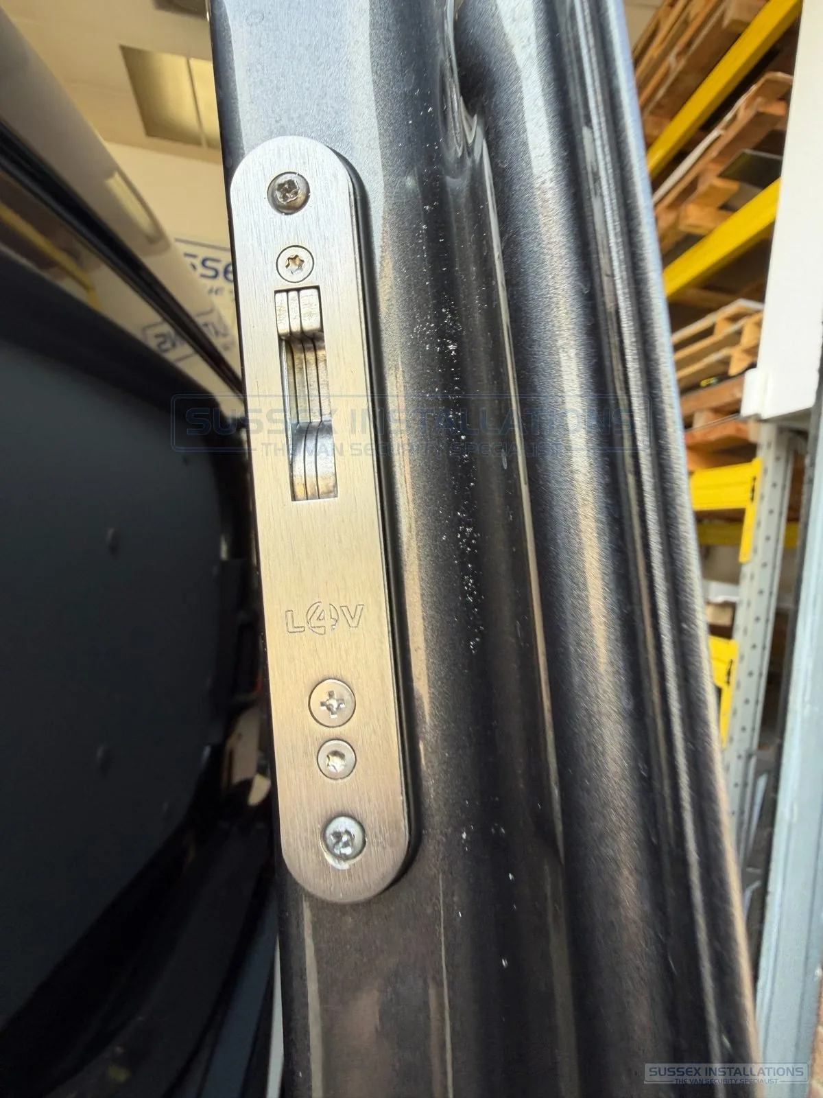 Deadlock bolt extended during keep alignment