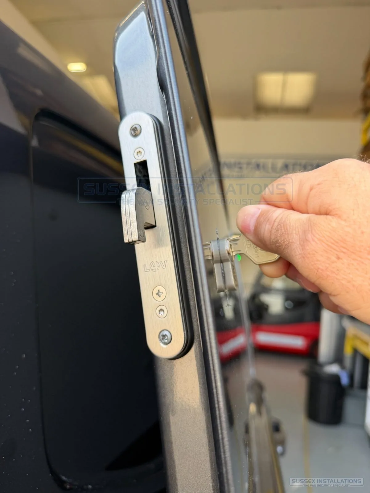 Deadlock lockcase operated with a key during alignment