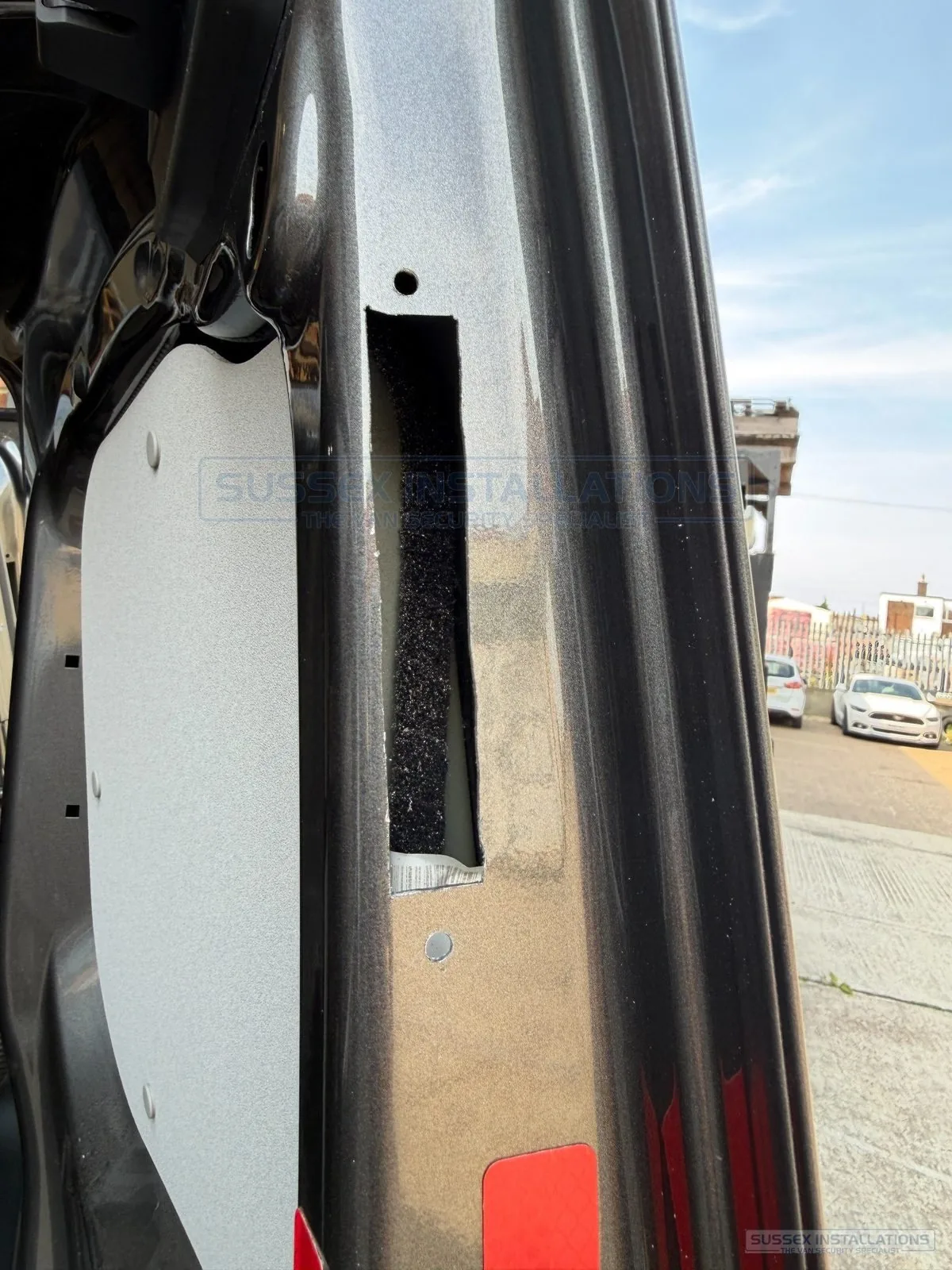 Deadlock lockcase and keep being aligned on a van door